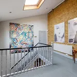 Iconic House In Wandsworth