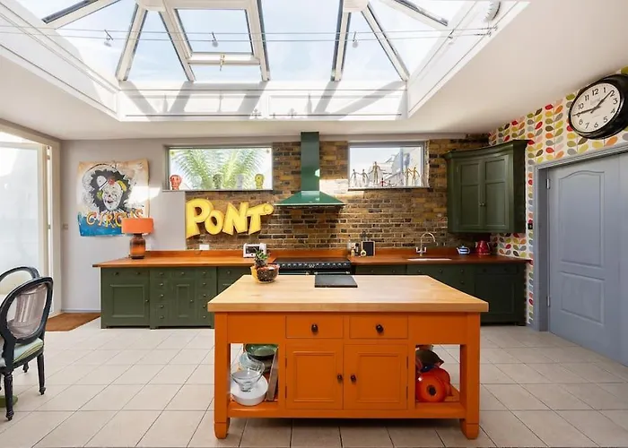 Iconic House In Wandsworth