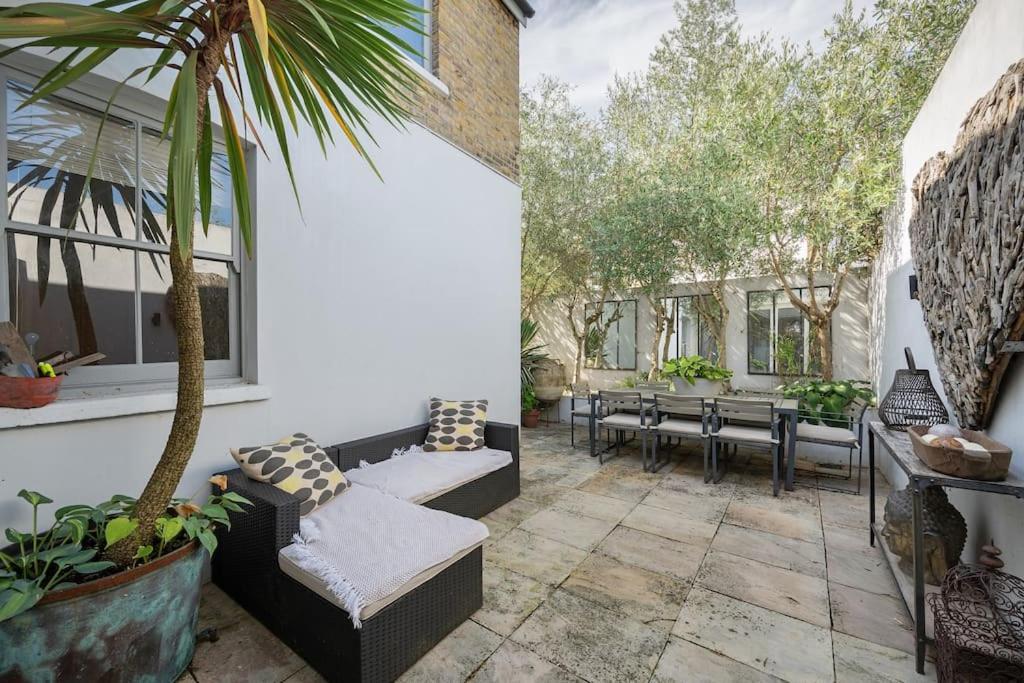 Iconic House In Wandsworth
