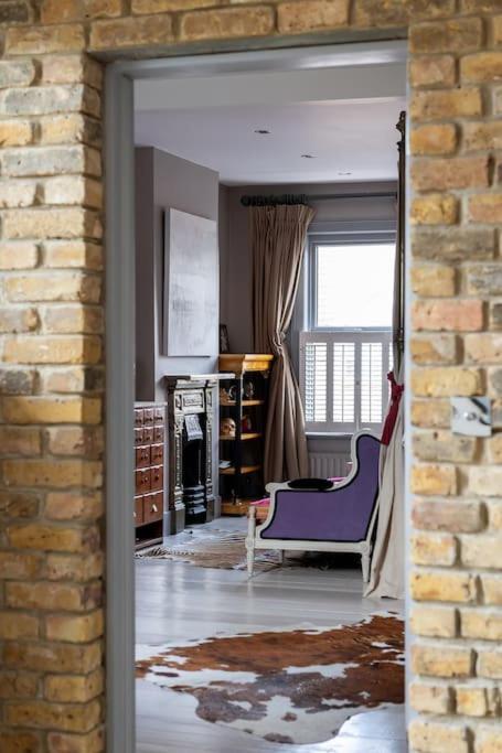 Iconic House In Wandsworth *