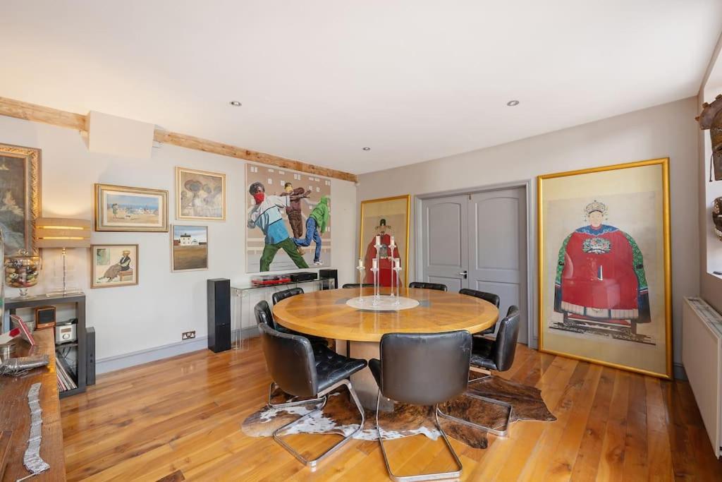 Iconic House In Wandsworth *